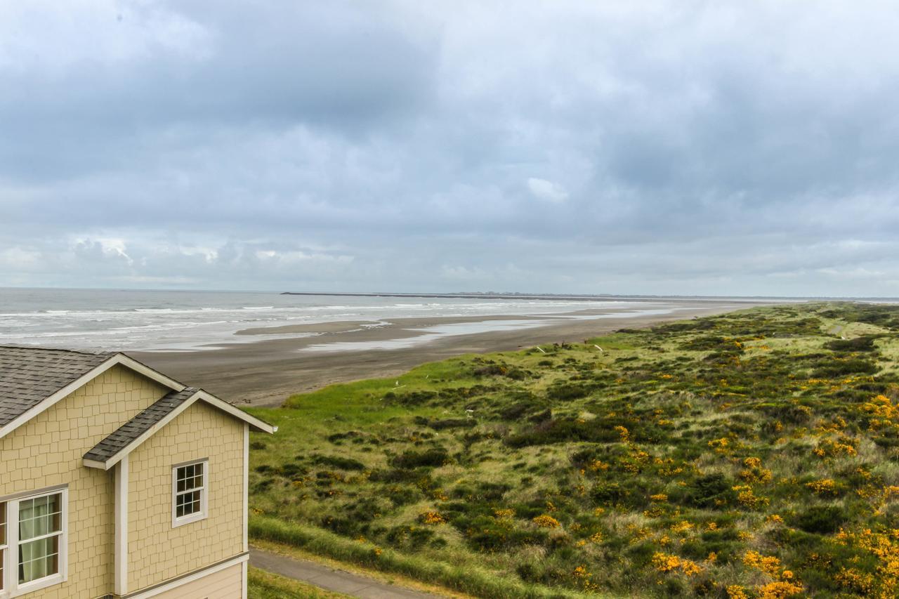 Family Beach Condo Westport Eksteriør billede